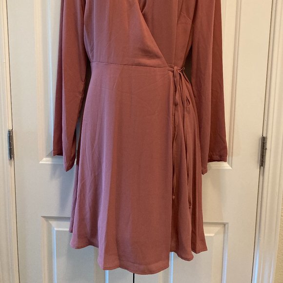 LUSH | Flowy Dress | Large - Picture 4 of 6